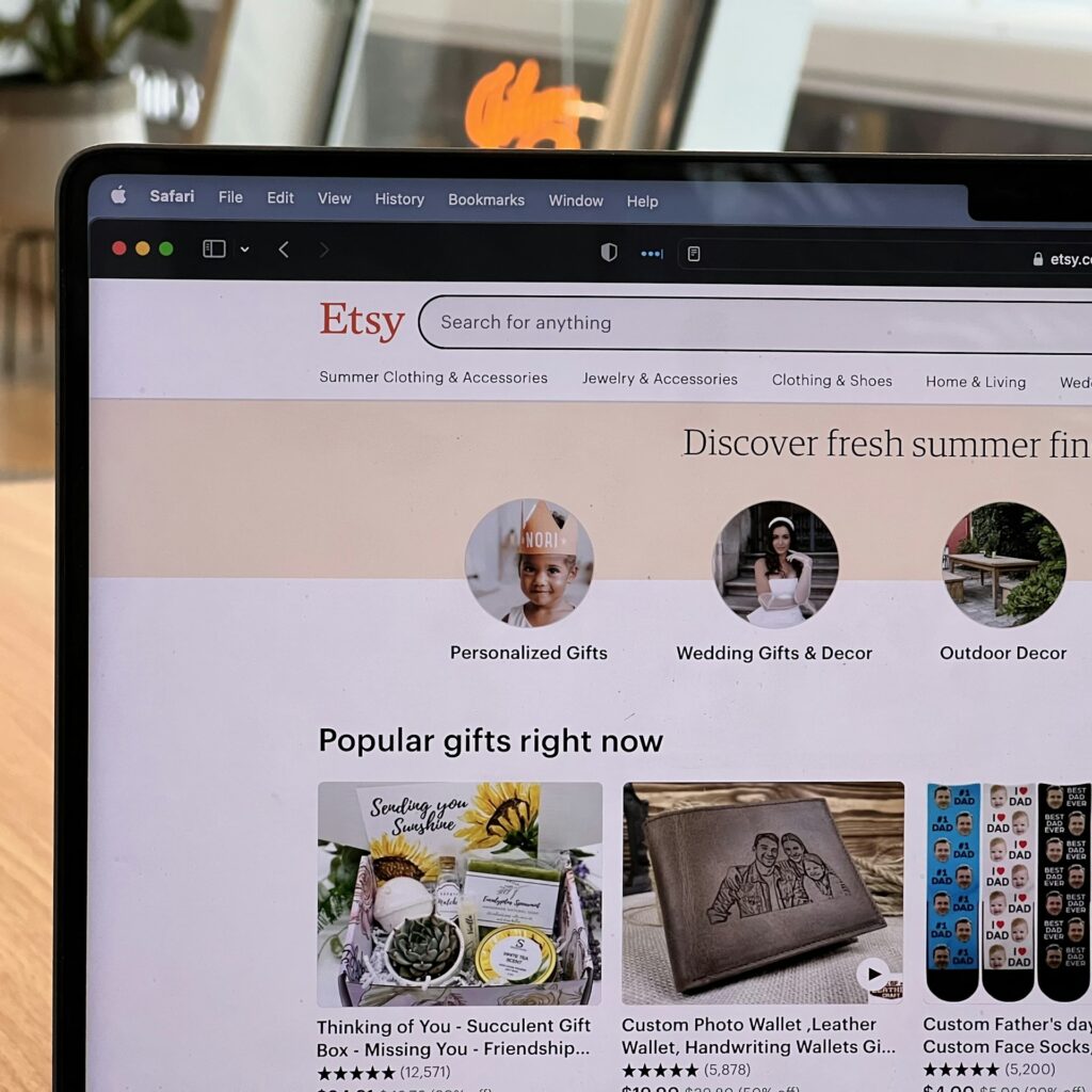 How to Earn Money Selling T-Shirts on Etsy (Without Holding Any Stock)